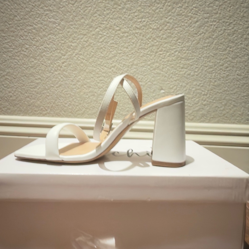 Michia White Block Heels Sandals – New in Box, Size 8